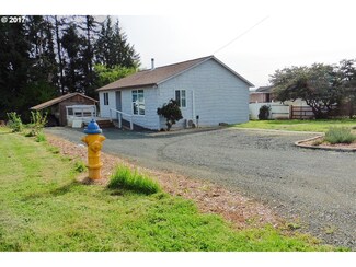 1932 Maple St, Myrtle Point, OR 97458