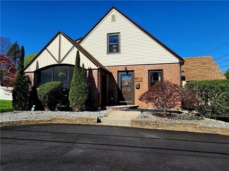 16 Homeland St, Johnston, RI 02919