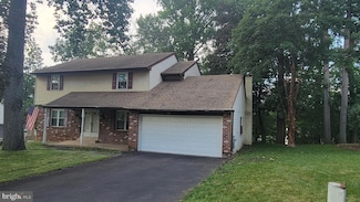 862 Green Ridge Cir, Feasterville Trevose, PA 19053