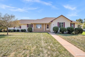 505 Stone Creek Dr, Newton, KS 67114
