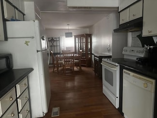 8 SE Casa Rio Rd, Port St. Lucie, FL 34952