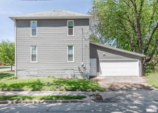 1301 N Perry St, Davenport, IA 52803