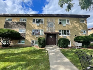 126 W Elizabeth Dr, Addison, IL 60101