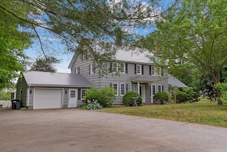 237 Pleasant St, Lewiston, ME 04240