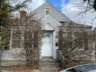 113 Lake Ave, Worcester, MA 01604