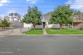 144 Belmont Dr, Toms River, NJ 08757