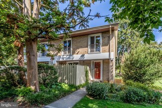28 Olmsted Green Ct, Baltimore, MD 21210