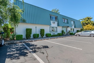 349 W Pine St, Central Point, OR 97502
