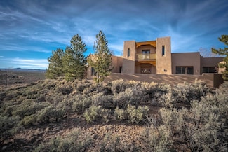 10 Los Cordovas Rd, Taos, NM 87571