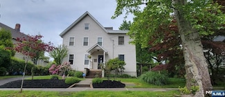 82 Elm St, Westwood, NJ 07675