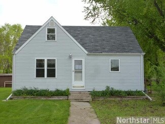 506 506 W 10th St, Morris, MN 56267