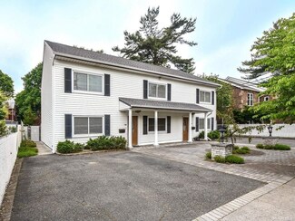 39 Graywood Rd Unit B, Port Washington, NY 11050