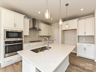 8022 Franklin Trail St, Charlotte, NC 28227