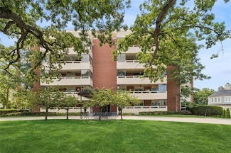 4004 Grand Ave Unit 103, Des Moines, IA 50312