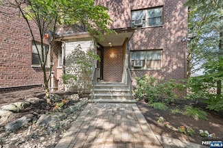 3071 Edwin Ave Unit 5C, Fort Lee, NJ 07024