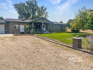 527 Aurora Dr, Nampa, ID 83686