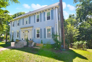 541 Willow St, Waterbury, CT 06710
