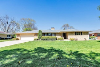 151 Hilltop Dr, Green Bay, WI 54301