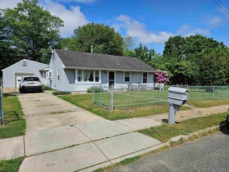 702 N New St, Clayton, NJ 08312