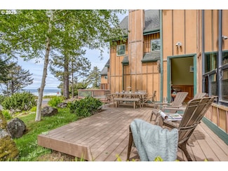 3360 NW Oceanview Dr, Newport, OR 97365