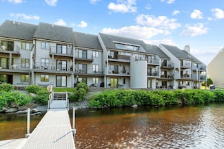 33 River Front Dr Unit 5, Manchester, NH 03102