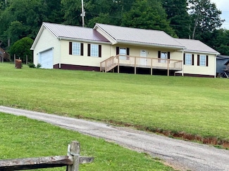 32 Tennessee St, Honaker, VA 24260