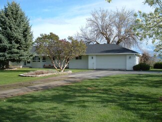 2 Pheasant Dr, Omak, WA 98841