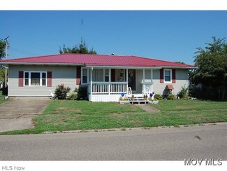 712 Pomeroy Pike, Belpre, OH 45714