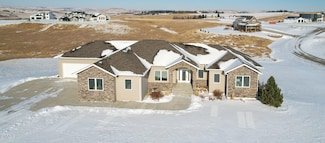 2920 Hogan Dr, Bismarck, ND 58503