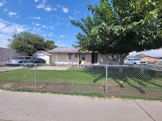 1006 W Houston Ave, Visalia, CA 93291