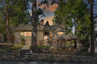 292 Heliotrope Dr, Lake Arrowhead, CA 92352