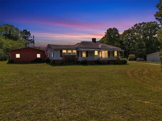 438 Mount Lebanon Rd, Donalds, SC 29638