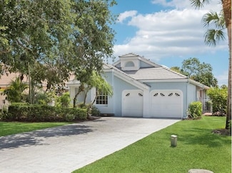 12921 Oak Knoll Dr, West Palm Beach, FL 33418