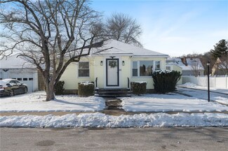 65 Boulevard Ave, Lincoln, RI 02865