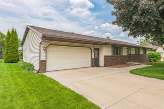 2324 W Applegate Dr, Appleton, WI 54914