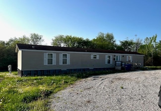 124 New Hope Rd, Elsberry, MO 63343