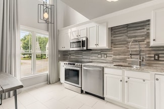 33 Barker Square Dr Unit 33, Pembroke, MA 02359