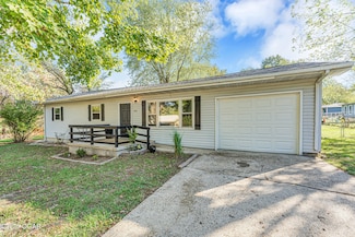 820 Joann St, Marshfield, MO 65706