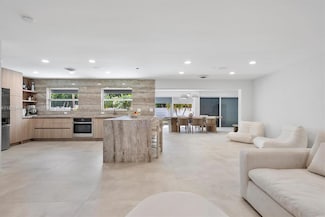 417 N Highland Dr, Hollywood, FL 33021