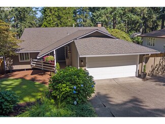 1571 Highland Dr, Lake Oswego, OR 97034