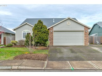 837 Meadow Dr, Molalla, OR 97038