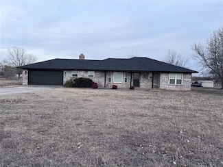915 County Street 2910, Tuttle, OK 73089