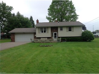 996 N 13th St, Sebring, OH 44672