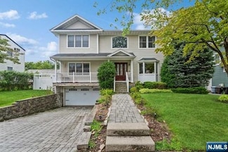 20 Holland Ave, Demarest, NJ 07627