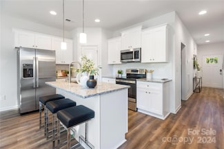 1706 Crandon Dr, Charlotte, NC 28216