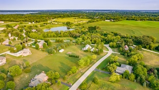 8300 Appaloosa Ln, Spring Grove, IL 60081