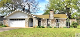206 Pine Forest St, Wake Village, TX 75501