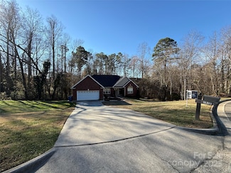 1436 20th Avenue Place NE, Hickory, NC 28601