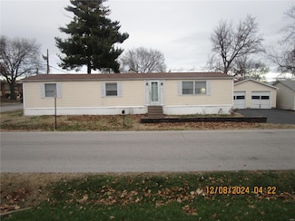 115 W 2nd St, Sauget, IL 62206