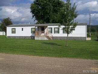 114 Pleasantview Cir, Elizabeth, WV 26143